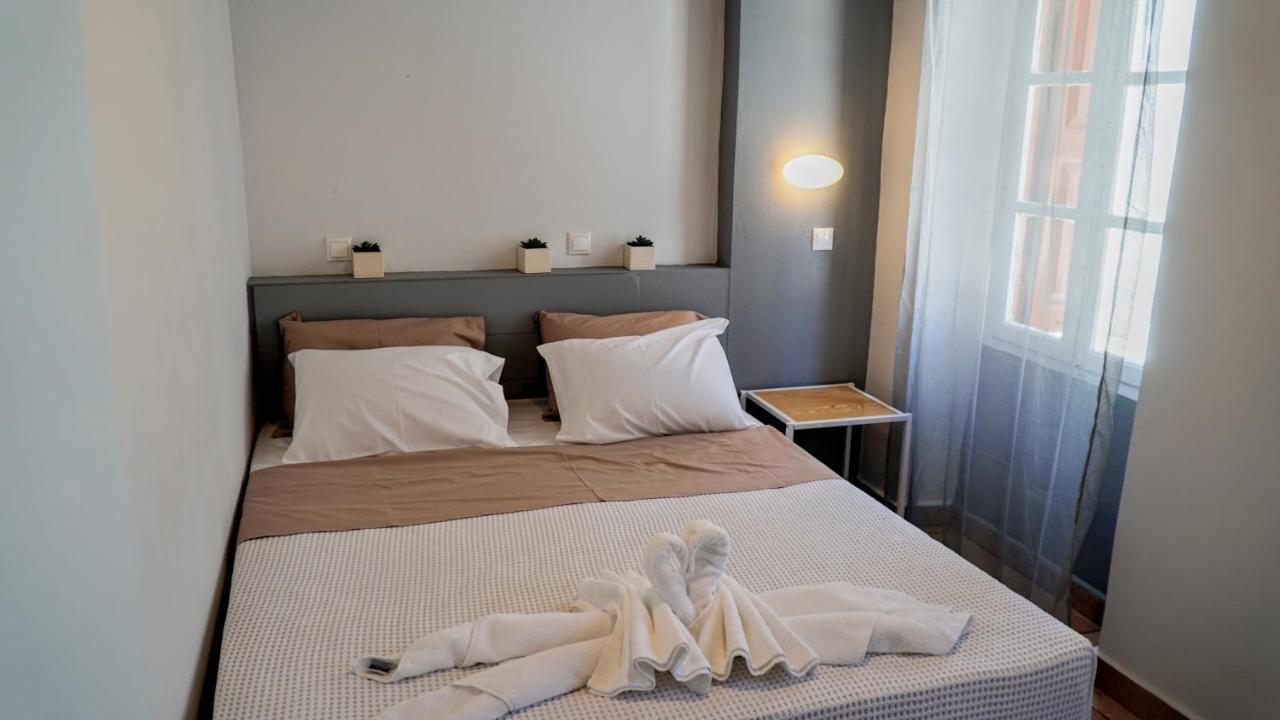 Cozy Apartments In Symi Center ภายนอก รูปภาพ