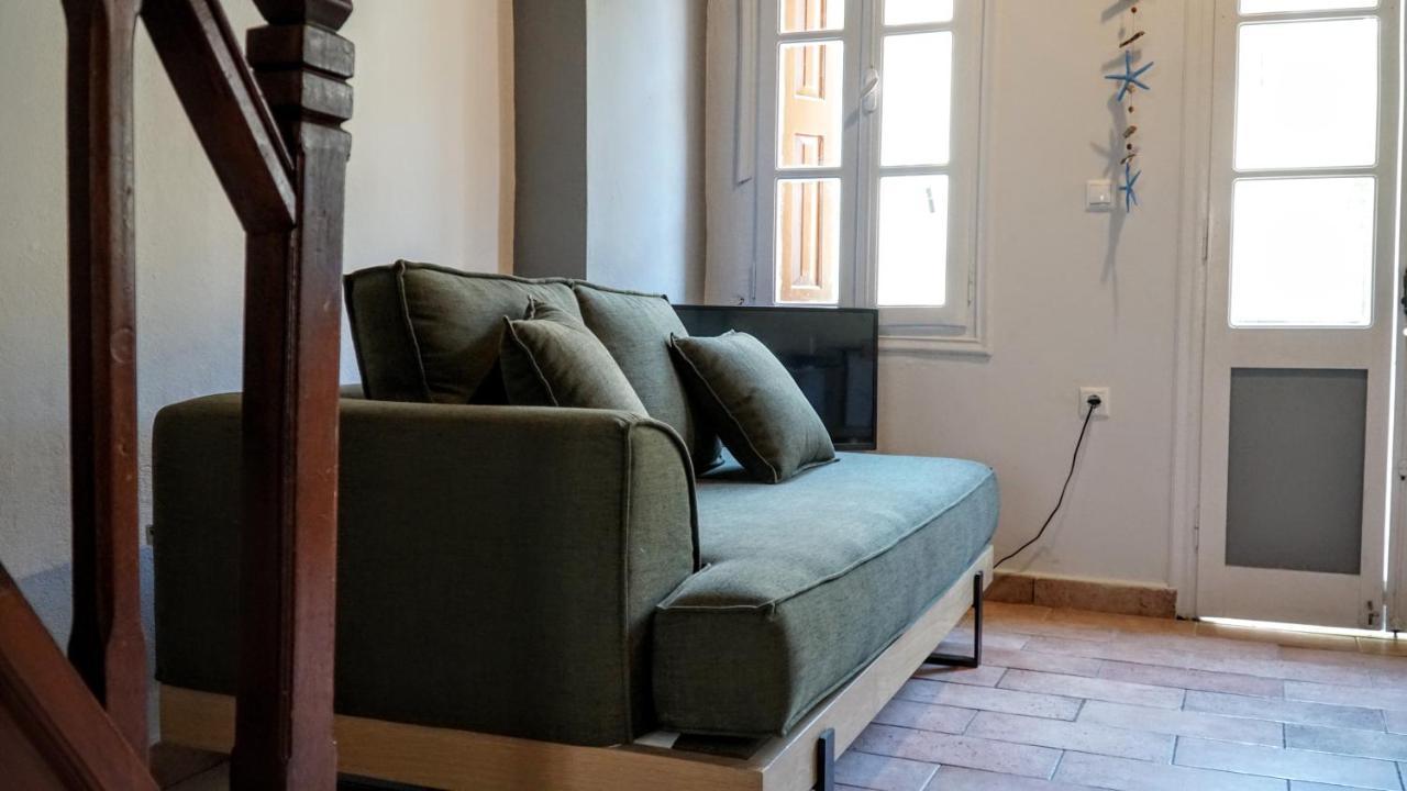 Cozy Apartments In Symi Center ภายนอก รูปภาพ