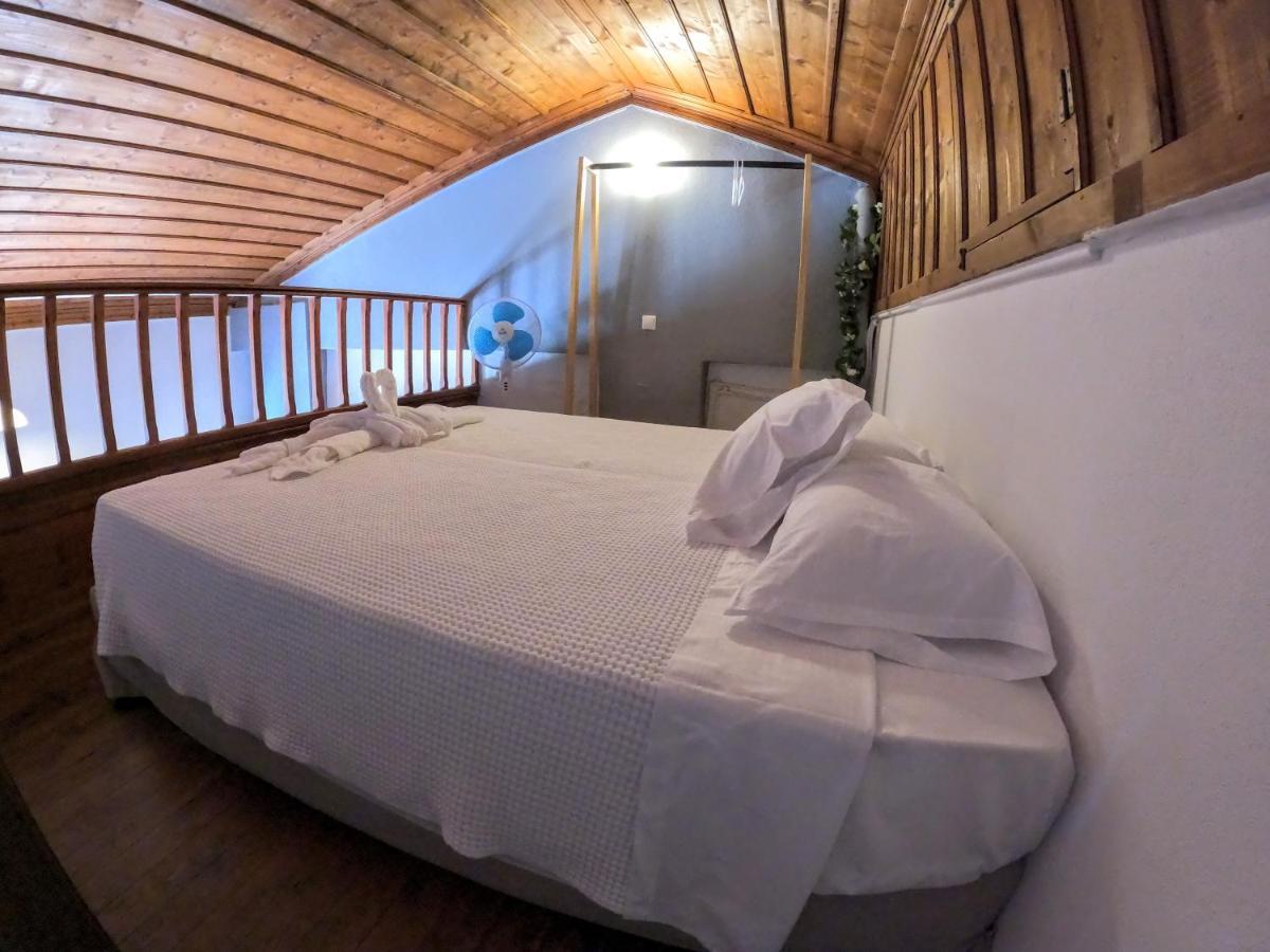 Cozy Apartments In Symi Center ภายนอก รูปภาพ