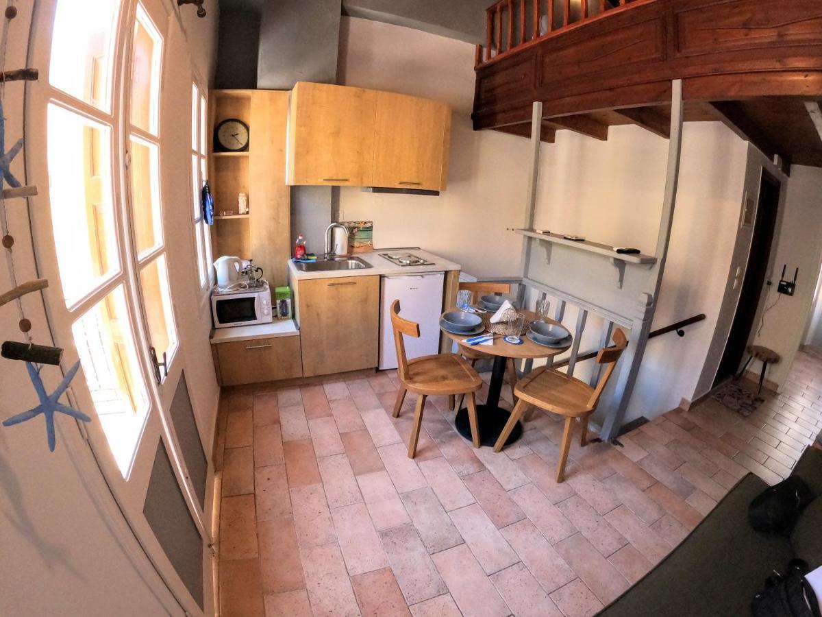Cozy Apartments In Symi Center ภายนอก รูปภาพ