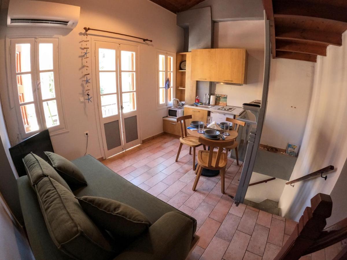 Cozy Apartments In Symi Center ภายนอก รูปภาพ