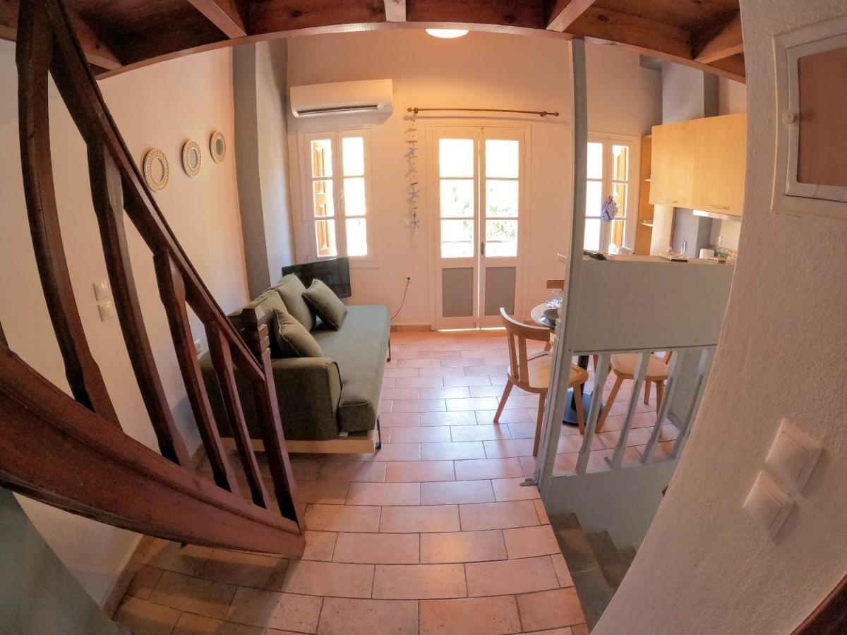 Cozy Apartments In Symi Center ภายนอก รูปภาพ