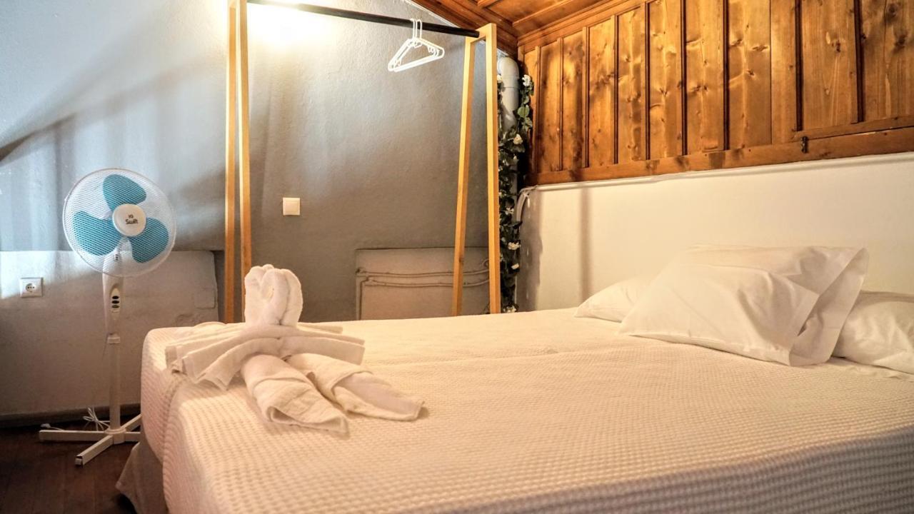 Cozy Apartments In Symi Center ภายนอก รูปภาพ